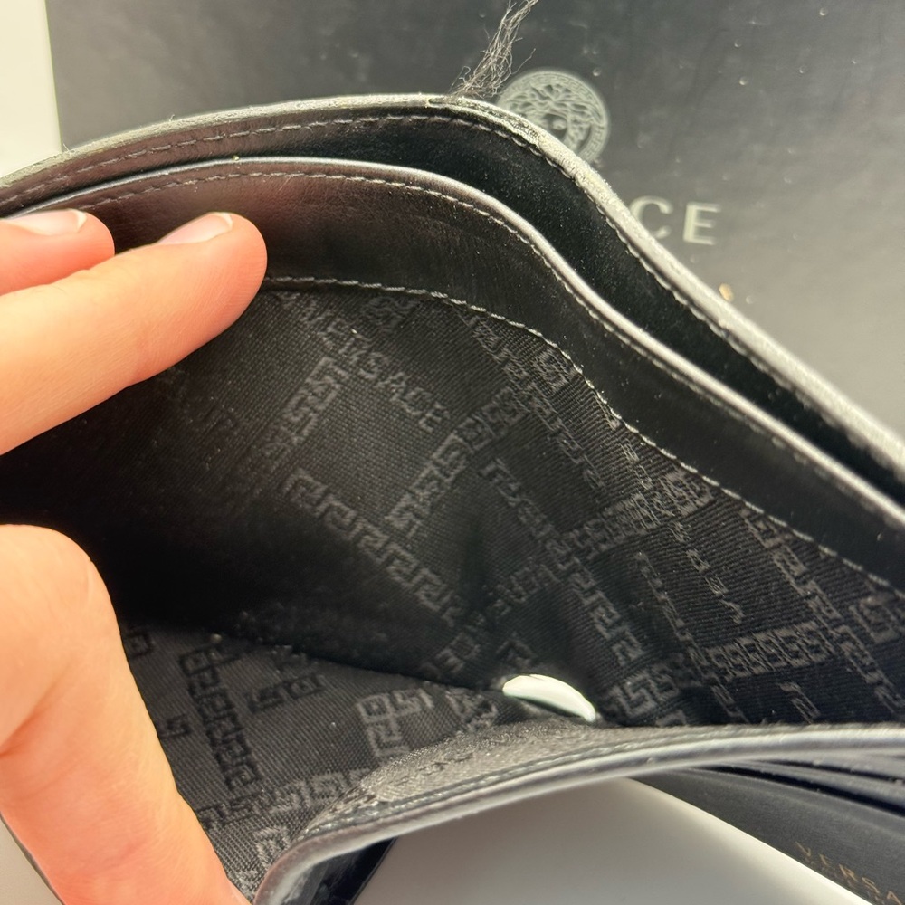 Versace Black Embossed Medusa Bifold Wallet - Picture 5 of 9